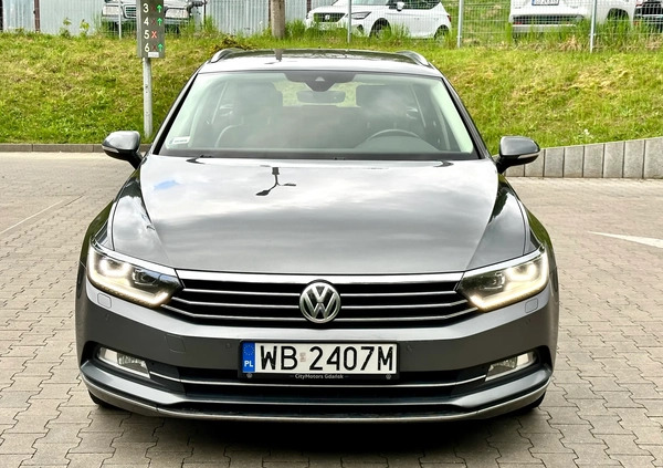 Volkswagen Passat cena 59999 przebieg: 200000, rok produkcji 2016 z Gdynia małe 596